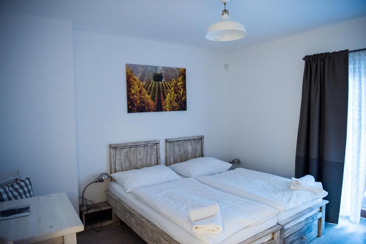 Dvur Perlova Voda Budyne nad Ohri Exterior photo